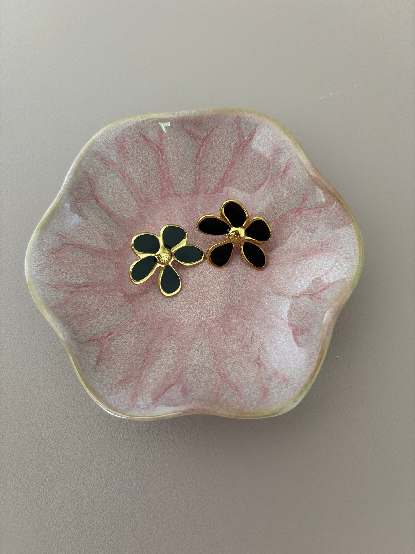 Boucles d’oreilles FLORA Noir